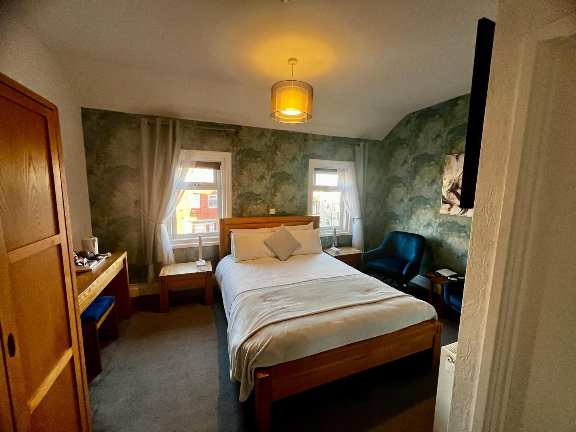 Hotel The Fossil Tree Blackpool