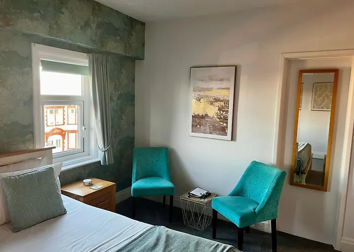 The Fossil Tree Hotel